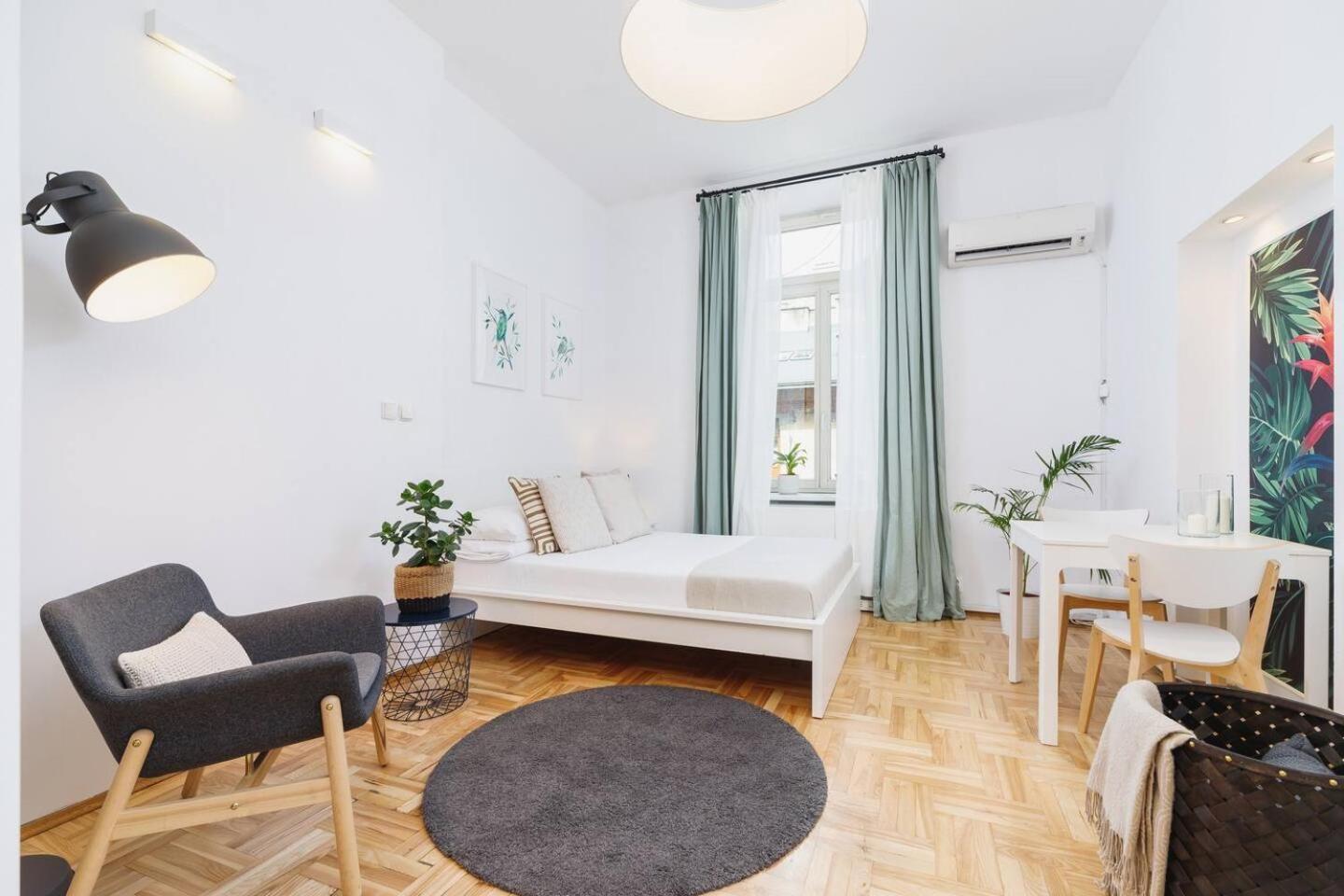 Private Parking - Old Town - Sw Krzyza 16 Street Appartement Krakau Buitenkant foto